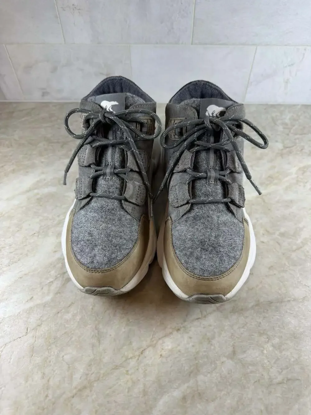 Sorel Kinetic Breakthru Caribou Waterproof Sneaker Boots Gray Women 8.5